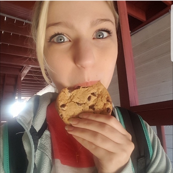 Meet your Posher, Lorenalyce - Picture 3 of 5